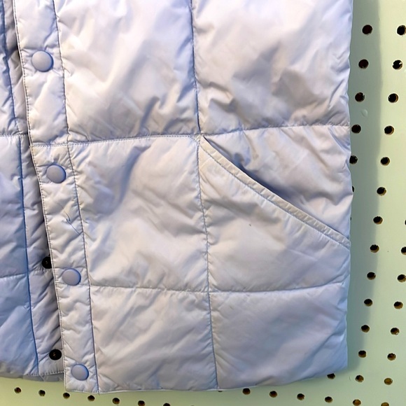 Lands End Women’s Down Filled Sleeveless Vest Light Blue Snap Close Side Pockets - Picture 2 of 9